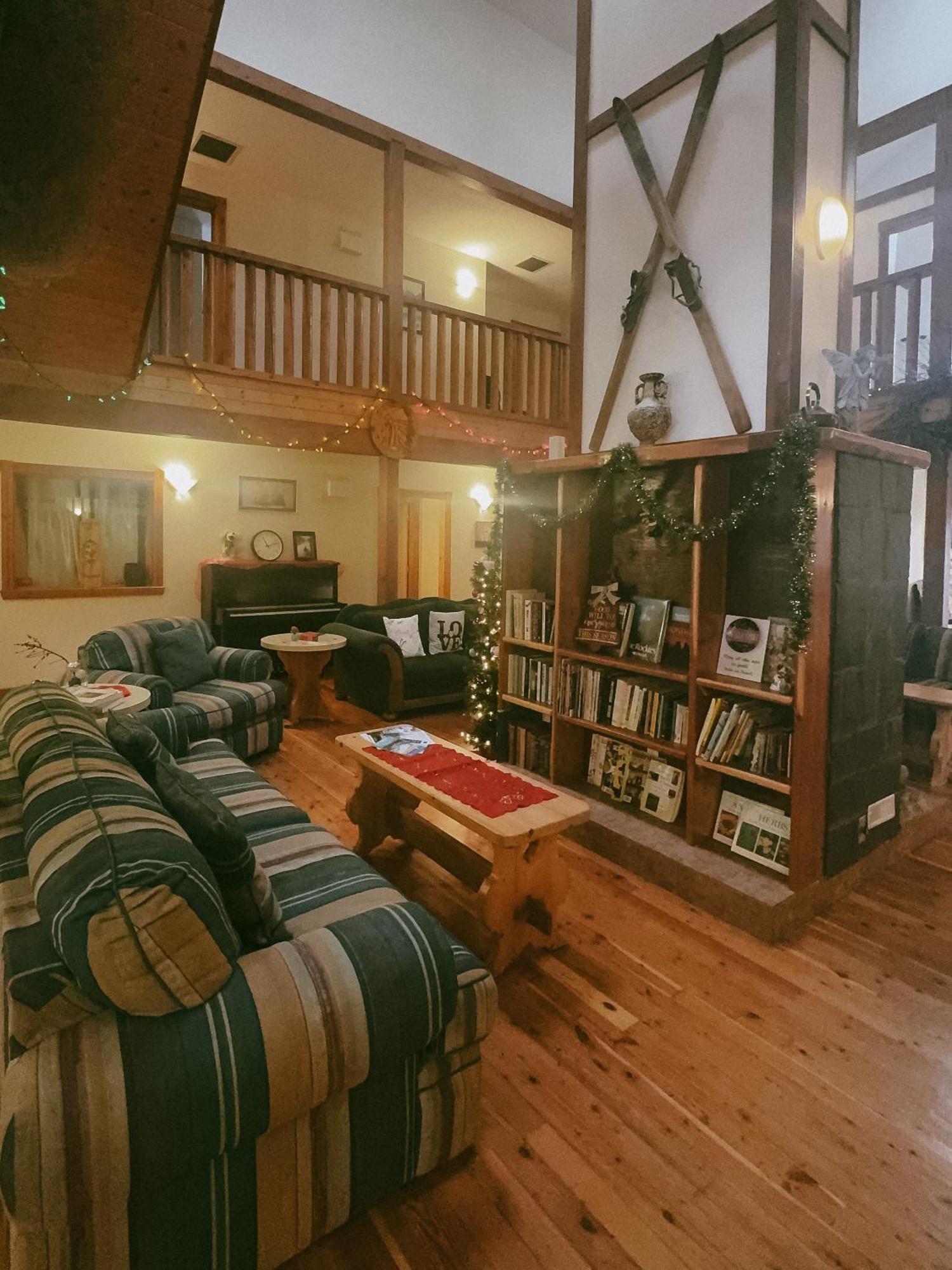 Alpine Meadows Lodge Голден Экстерьер фото