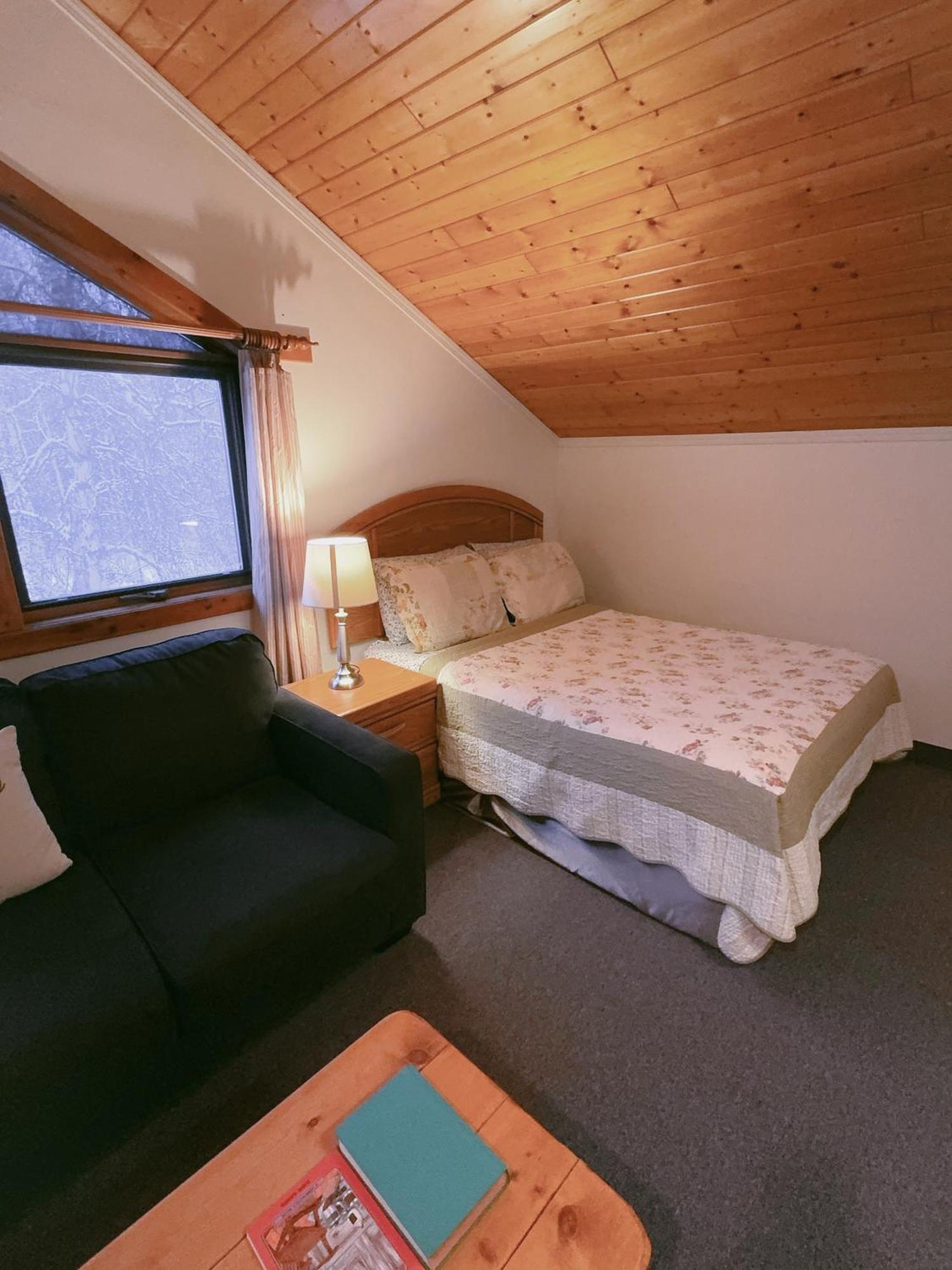 Alpine Meadows Lodge Голден Экстерьер фото