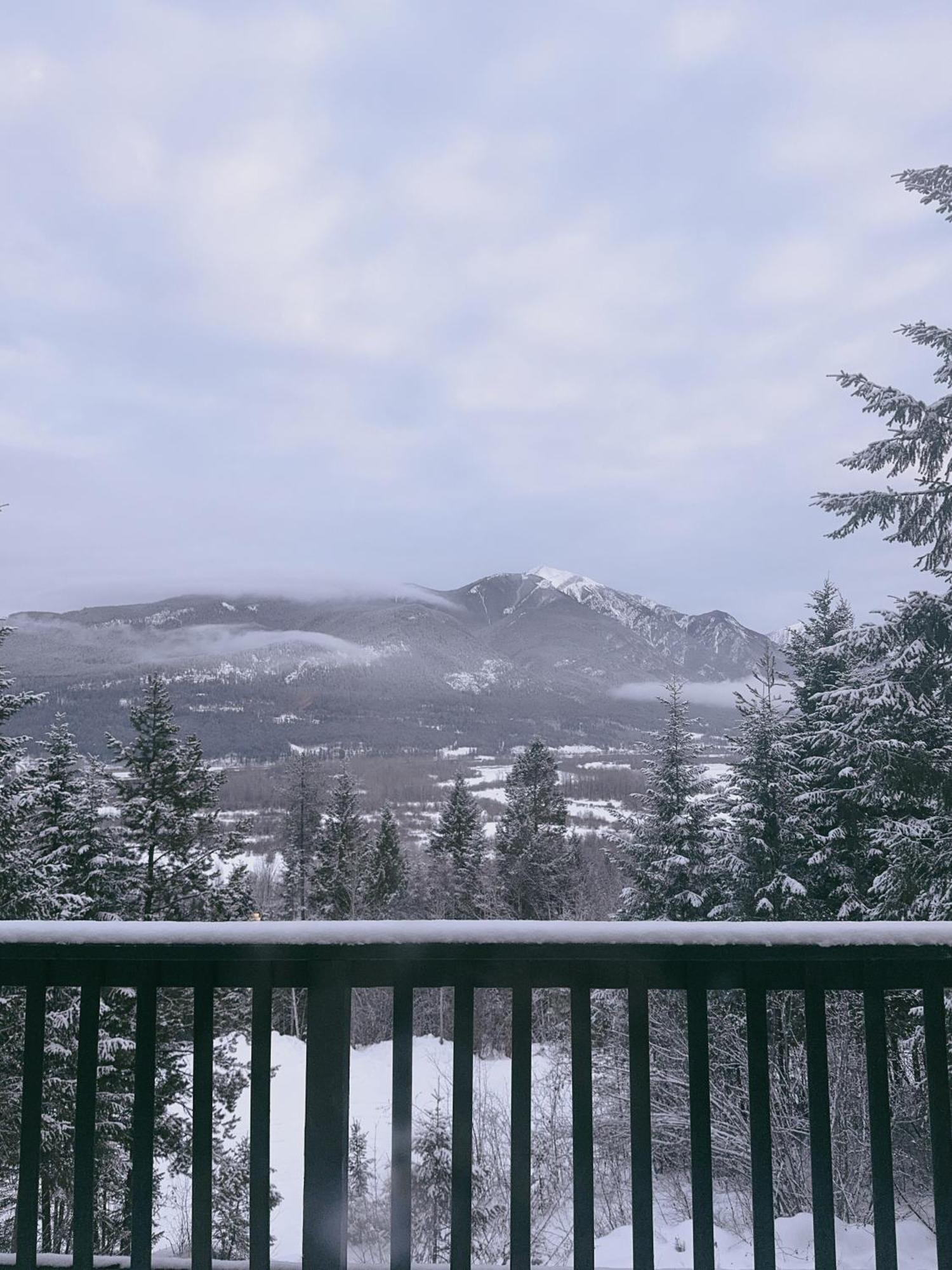 Alpine Meadows Lodge Голден Экстерьер фото