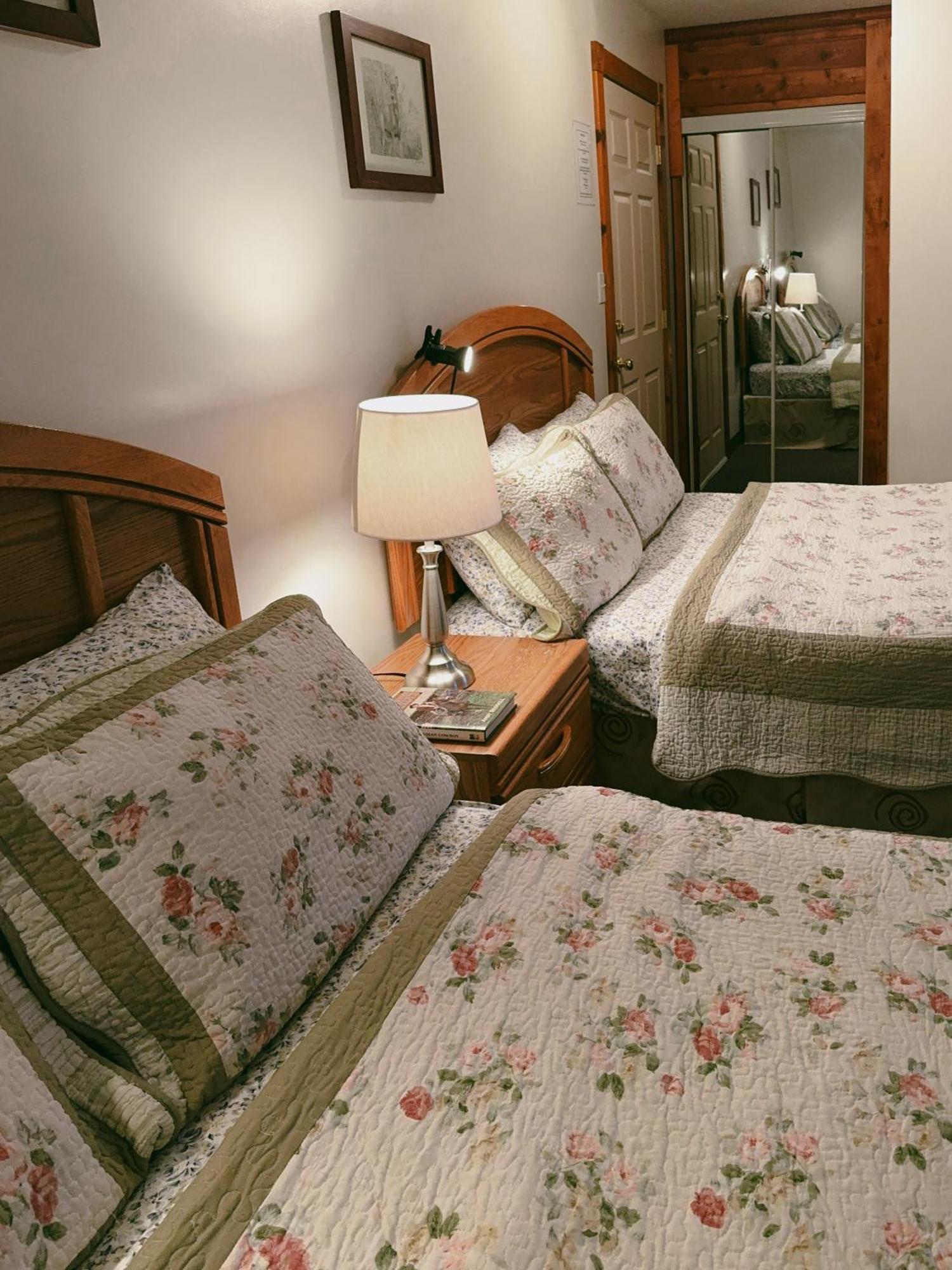 Alpine Meadows Lodge Голден Экстерьер фото