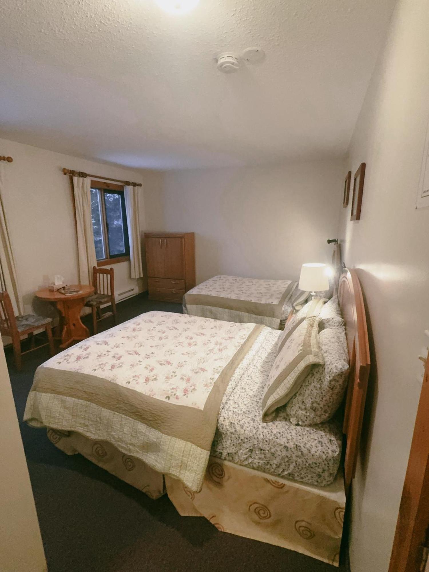 Alpine Meadows Lodge Голден Экстерьер фото