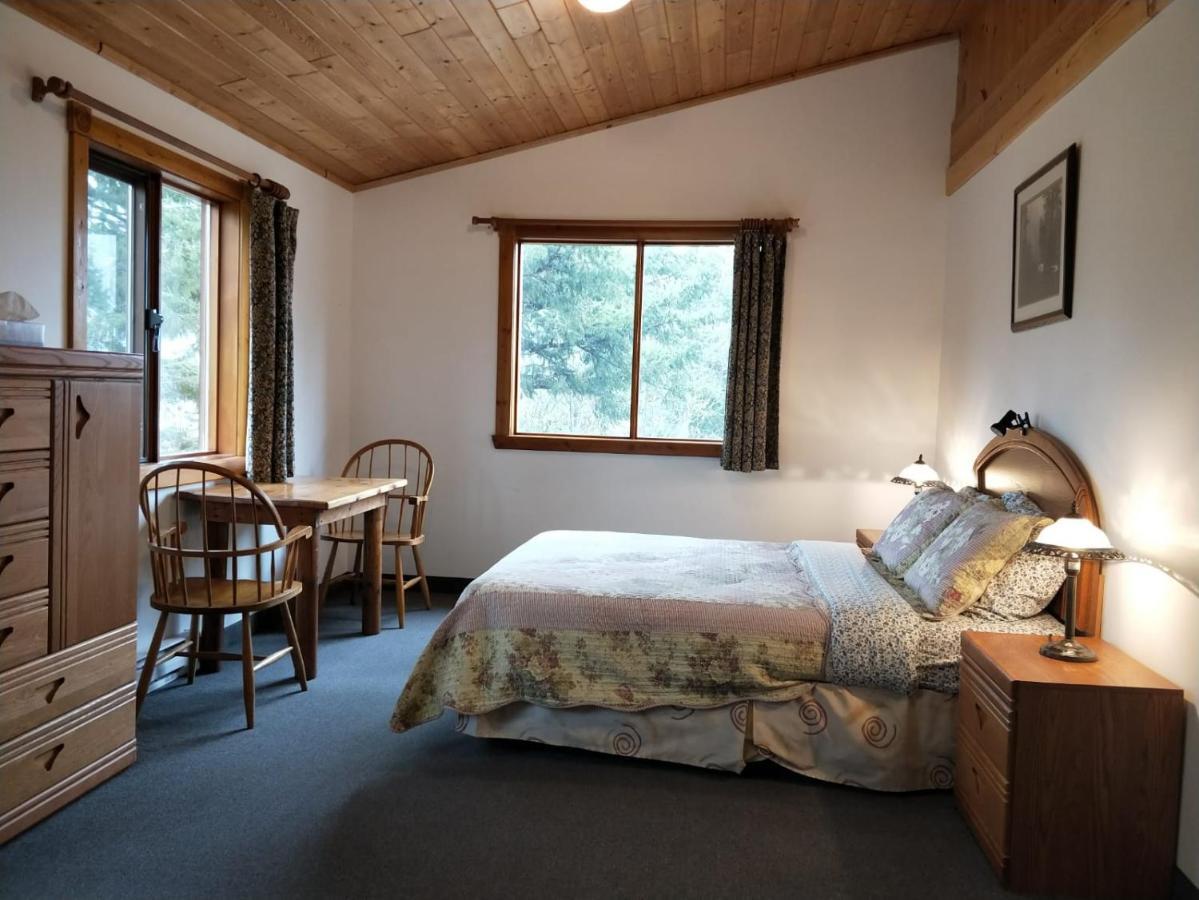 Alpine Meadows Lodge Голден Экстерьер фото